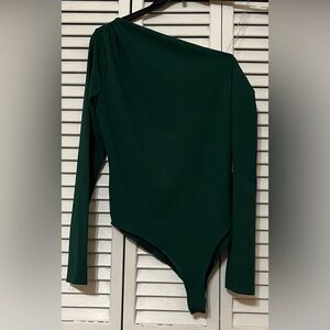 NWT Women’s Haute Monde One Shoulder Long Sleeve One Piece Body Suit Sz L Green
